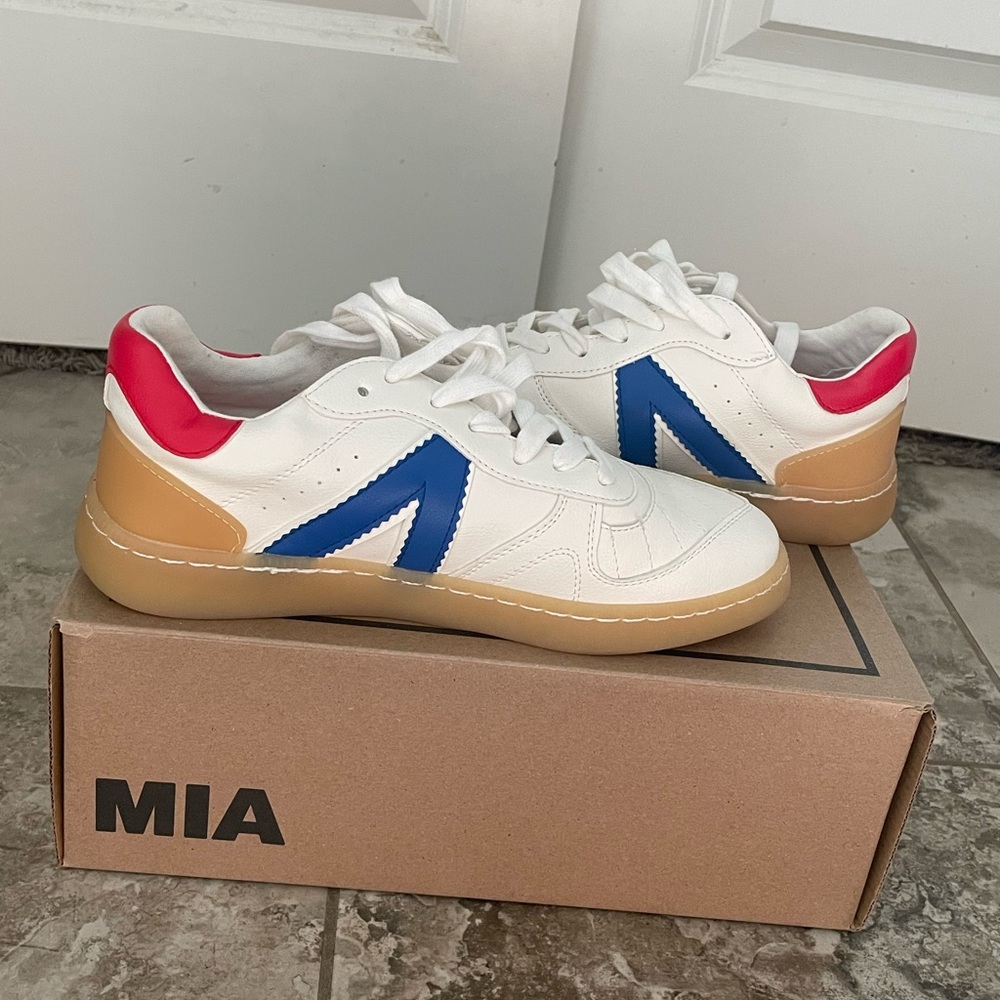 MIA White Sneakers with Blue and Red Highlights